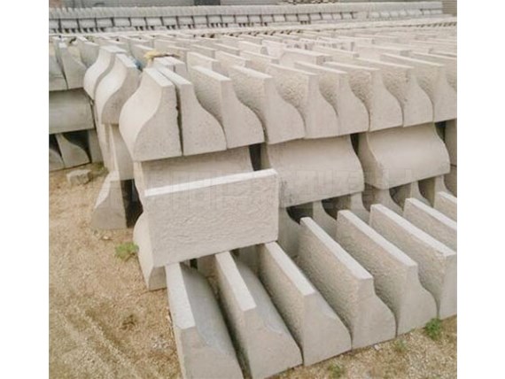 云南混凝土路沿石施工需要注意哪些細(xì)節(jié)？